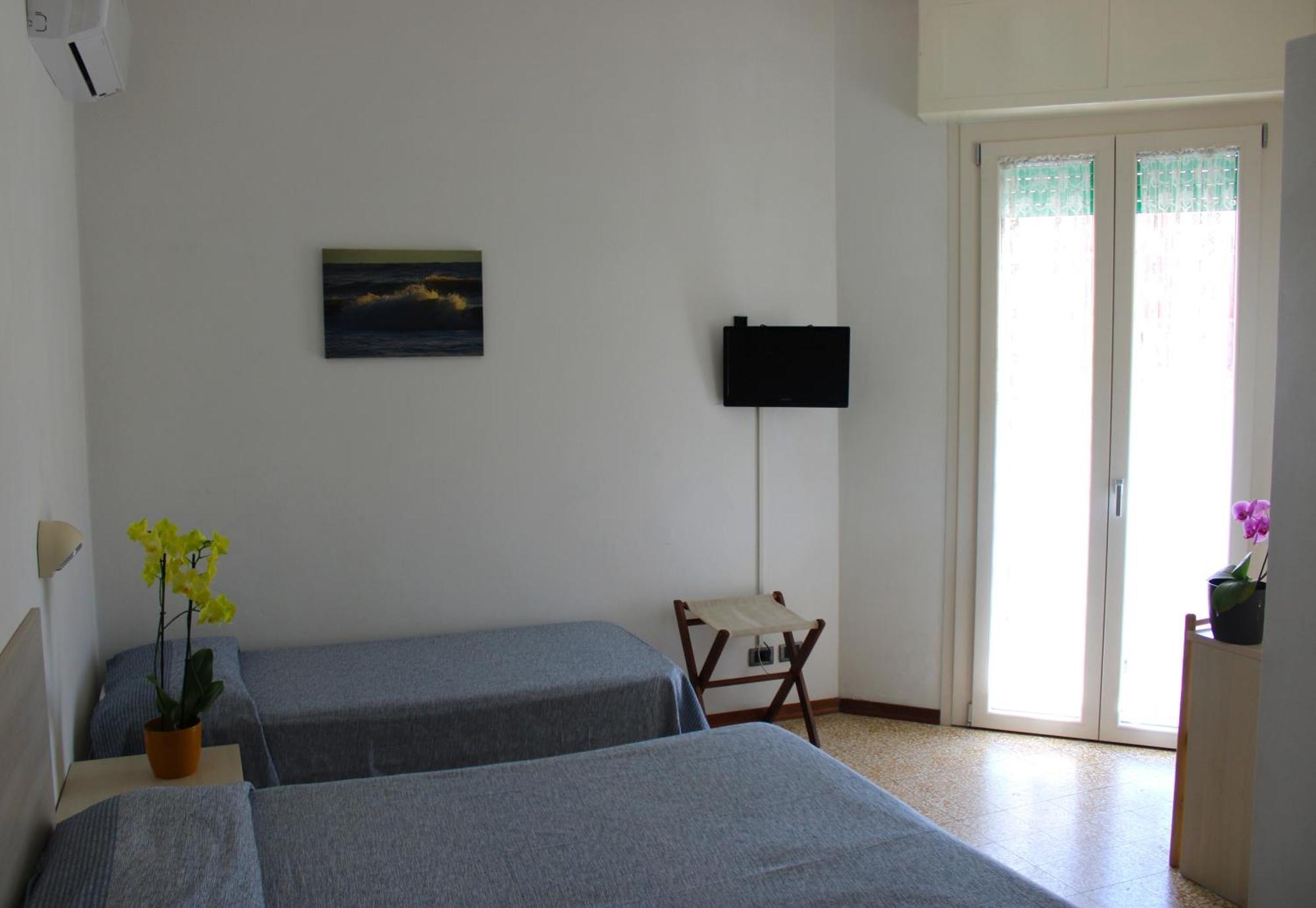 Hotel Puccinelli Lido di Camaiore Rum bild