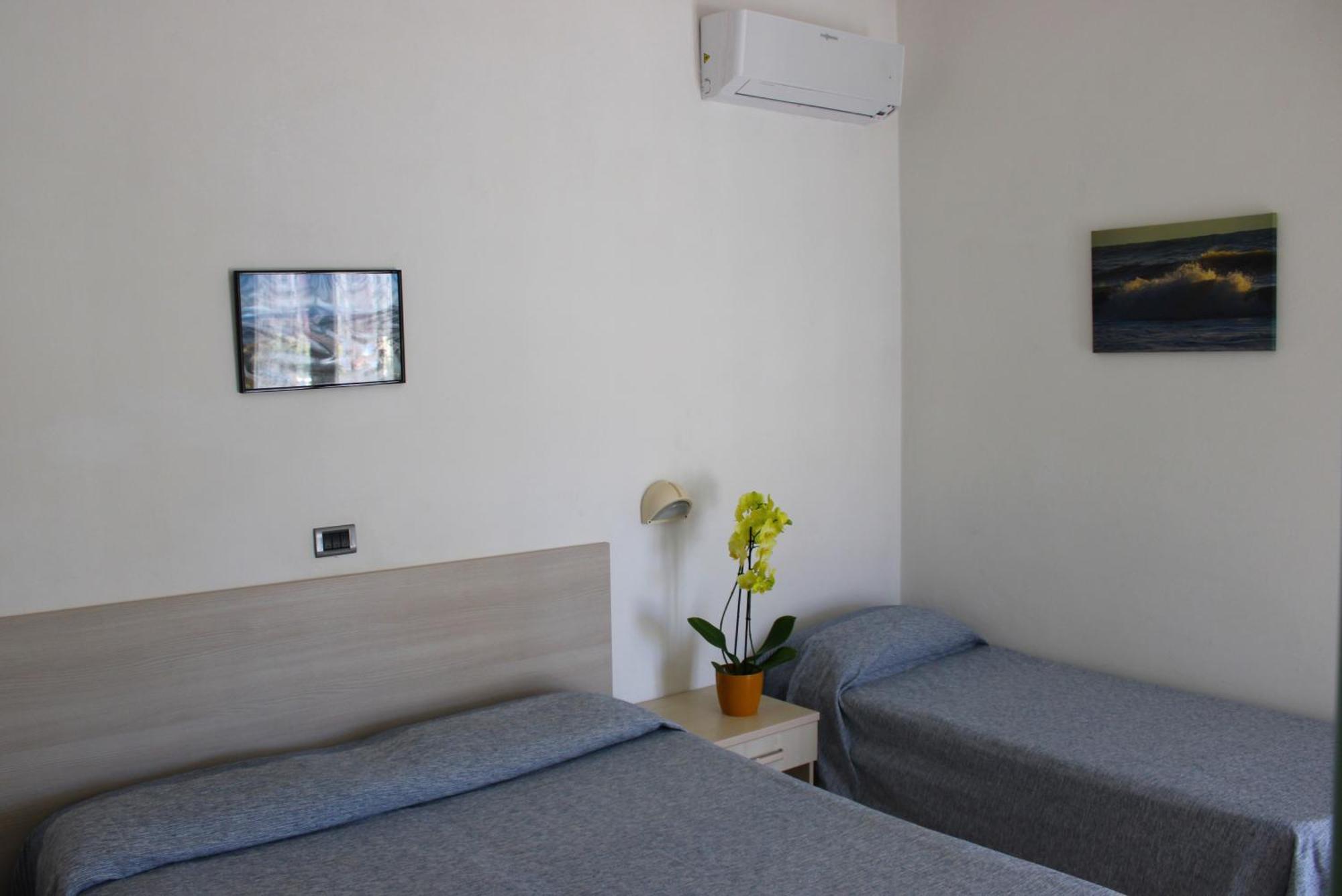 Hotel Puccinelli Lido di Camaiore Rum bild