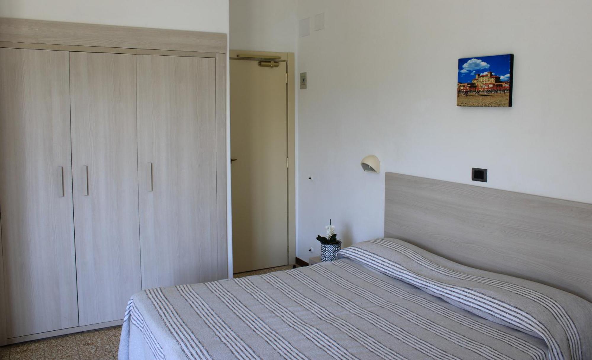 Hotel Puccinelli Lido di Camaiore Rum bild