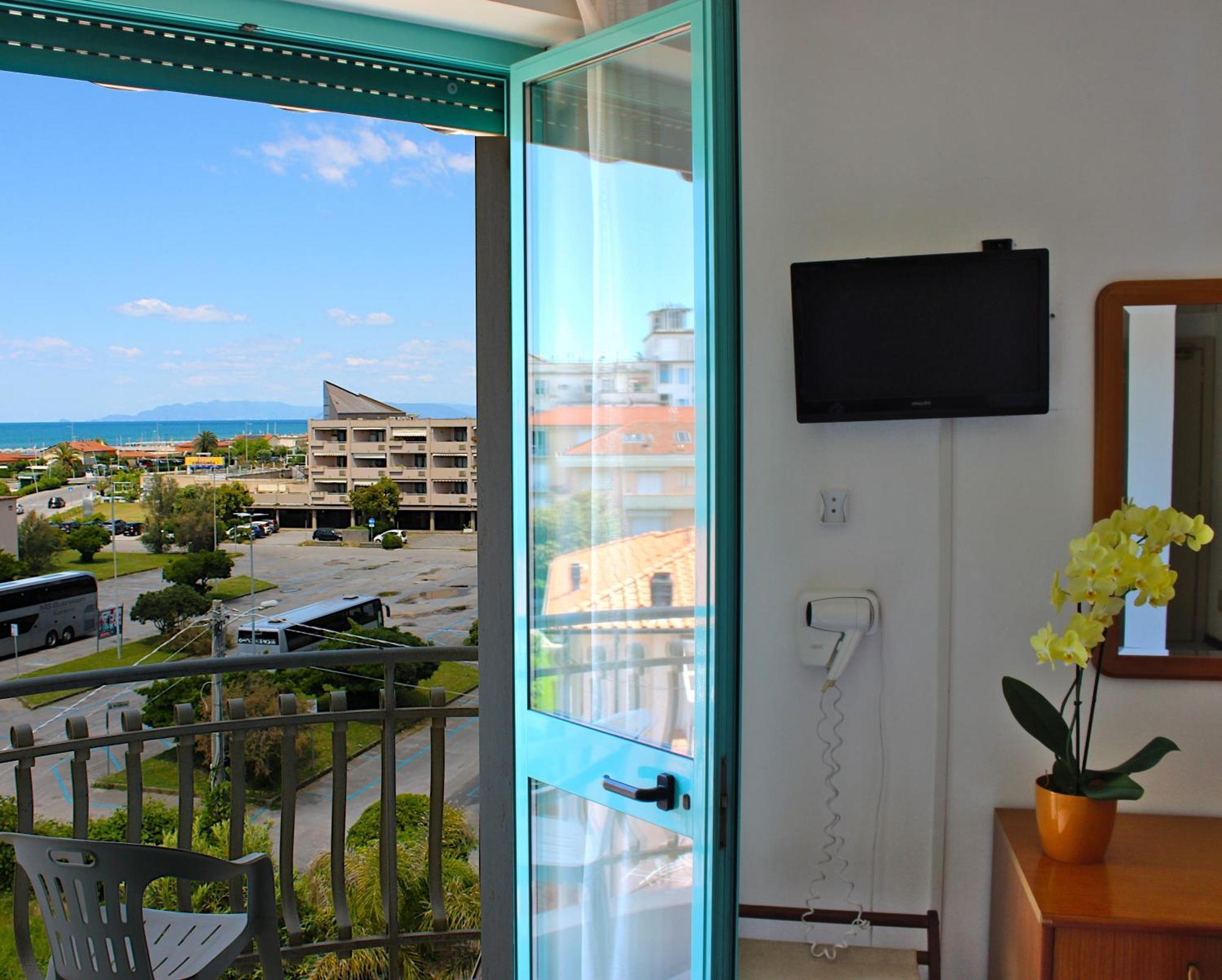 Hotel Puccinelli Lido di Camaiore Exteriör bild